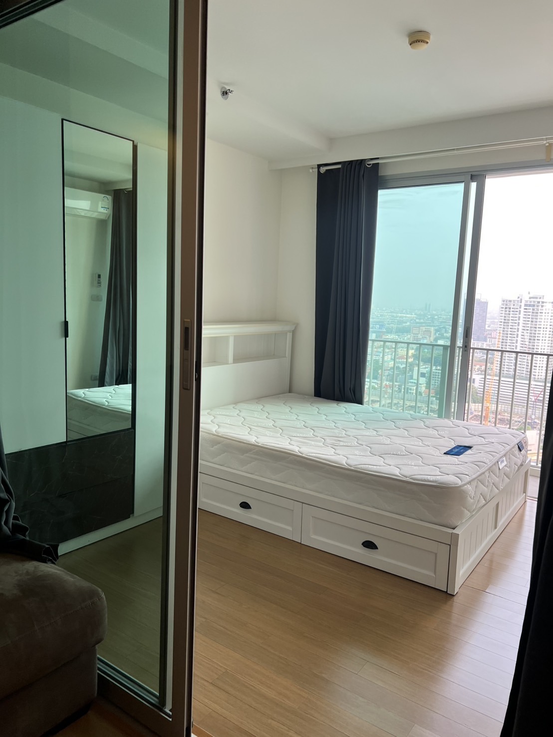 ให้เช่าคอนโด แอ็บสแตร็กส์ พหลโยธิน พาร์ค พื้นที่ 30 ตรม. 1 ห้องนอน เช่า 14,000 บาท/เดือน