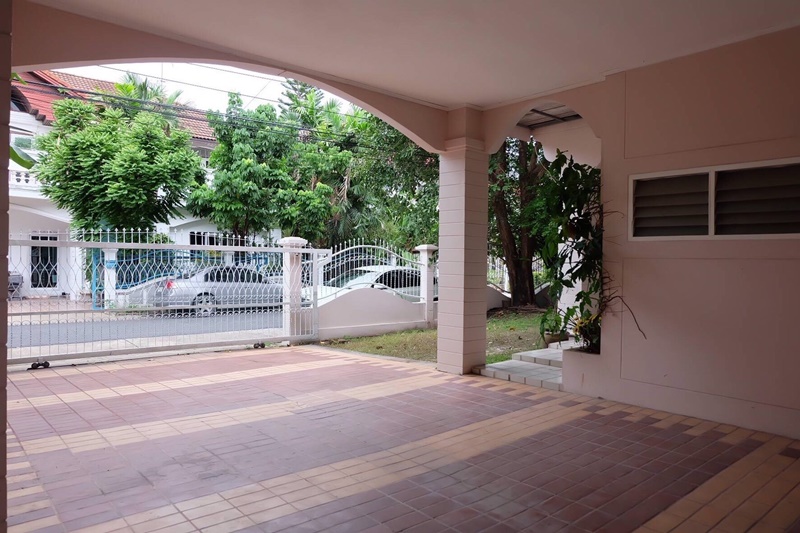 ให้เช่าบ้านเดี่ยว 2 ชั้น รามคำแหง 76 พื้นที่ 75 ตรว. 4 ห้องนอน เช่า 25,000 บ/ด