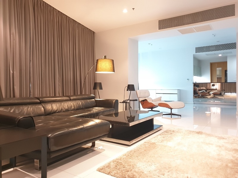 ขายคอนโดมิลเลนเนียม เรสซิเด้นส์ แอท สุขุมวิท 193 ตร.ม. 3 ห้องนอน ขาย 35 ล้านบาท