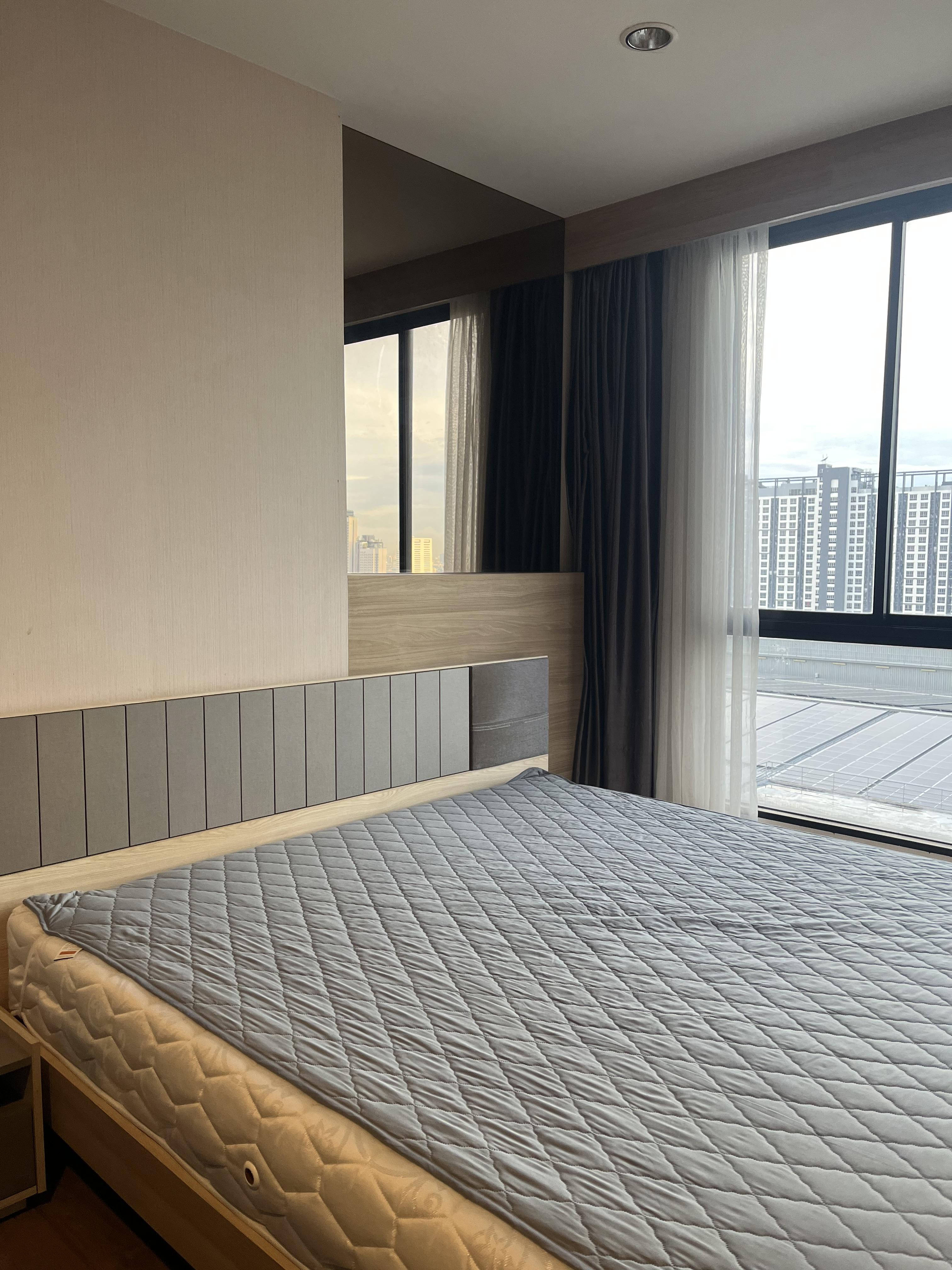 ให้เช่าคอนโด เดอะ ทรี อินเตอร์เชนจ์ พื้นที่ 30 ตร.ม. 1 ห้องนอน เช่า 10,000 บ/ด