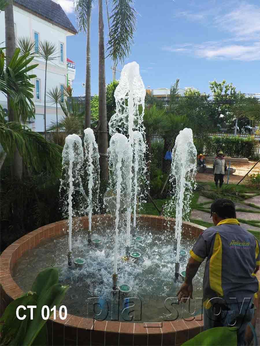 น้ำพุหน้าโรงแรม Crystal Jade Hotel ระยอง