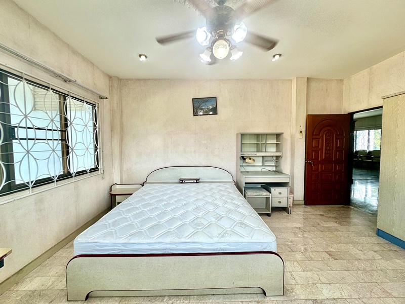 ให้เช่าบ้านเดี่ยว 2 ชั้น ย่านตลิ่งชัน 120 ตรว. 6 ห้องนอน เช่า 150,000 บ/ด