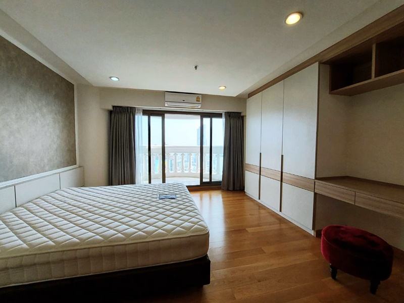 ให้เช่าคอนโด สเตท ทาวเวอร์ คอนโดมิเนียม พื้นที่ 68.23 ตรม. 1 ห้องนอน เช่า 28,000 บ/ด