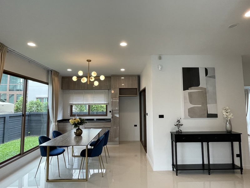 ให้เช่าบ้านเดี่ยว 2 ชั้น ย่านบางกะปิ พื้นที่ 196 ตรม. 4 ห้องนอน เช่า 120,000 บ/ด