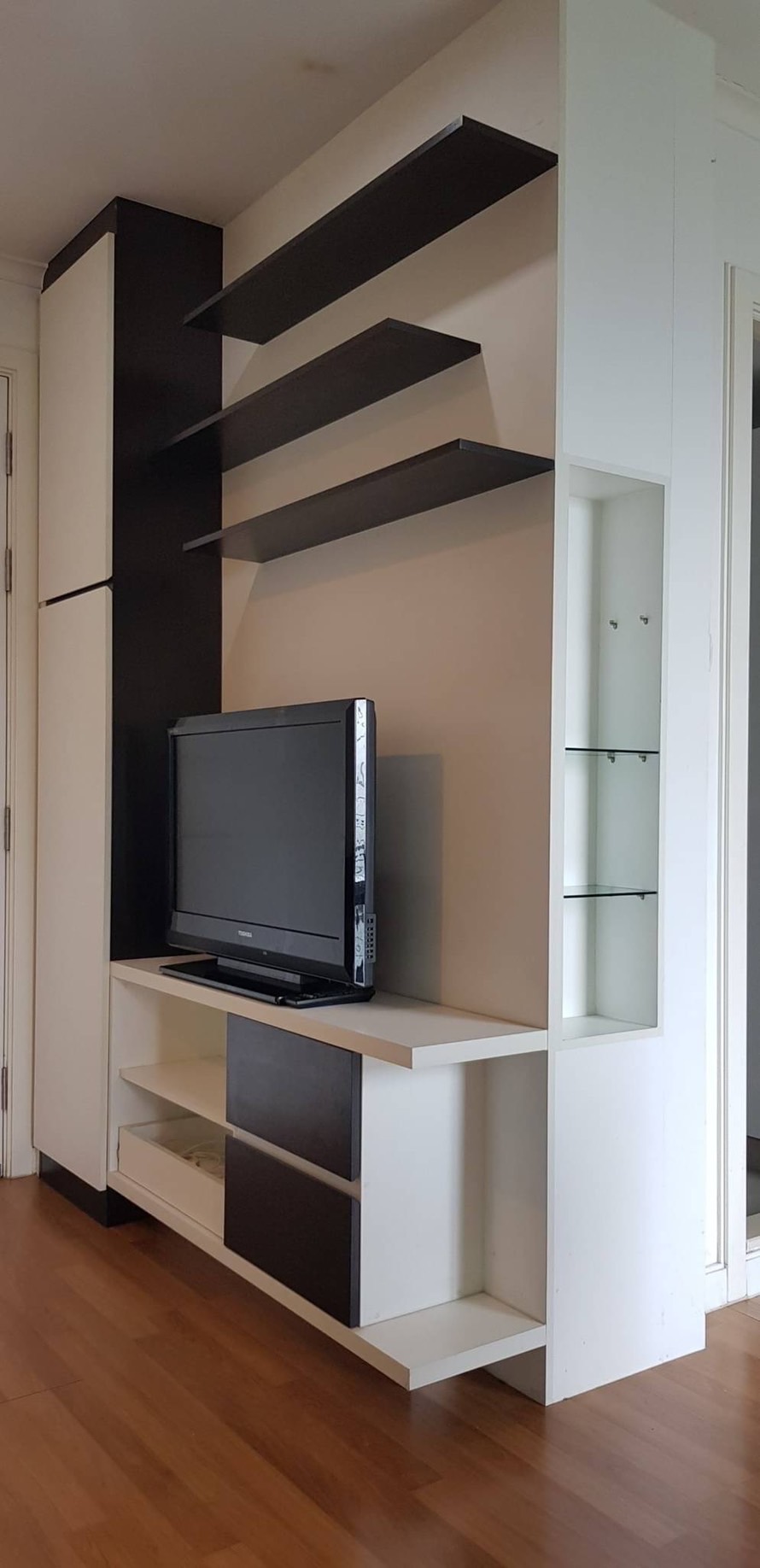 ให้เช่าคอนโด ลุมพินี เพลส พระราม 4-กล้วยน้ำไท 28 ตร. ม. 1 ห้องนอน เช่า 11,000 บ/ด