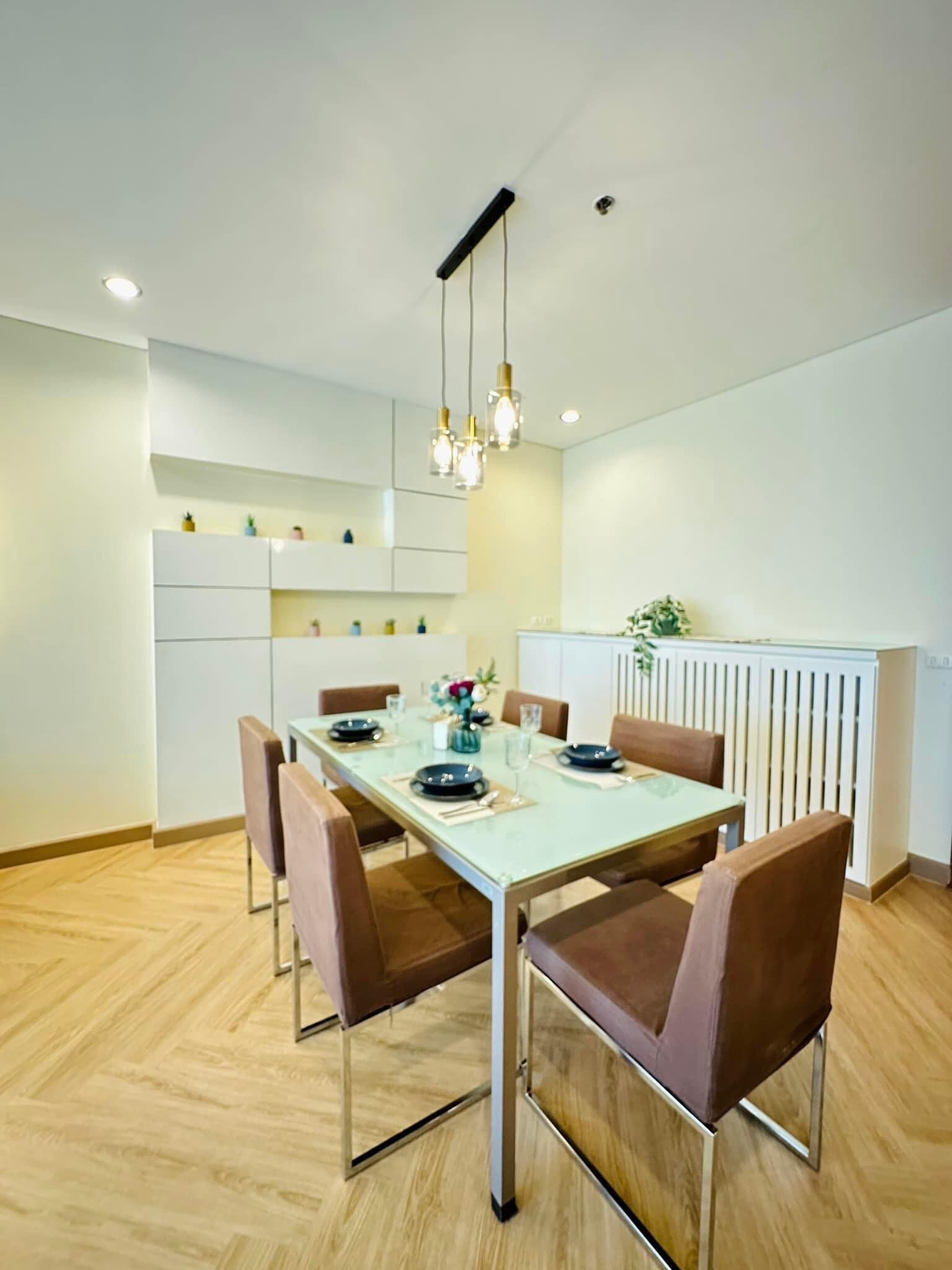 ให้เช่า เดอะ รอยัล ศาลาแดง พื้นที่ 162 ตรม. 3 ห้องนอน เช่า 85,000 บาท/เดือน