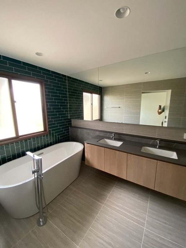 ขาย/ให้เช่าบ้านเดี่ยว 2 ชั้น ย่านบางกะปิ 77 ตรว. 4 ห้องนอน เช่า 300,000 บ/ด ขาย 32 ล.