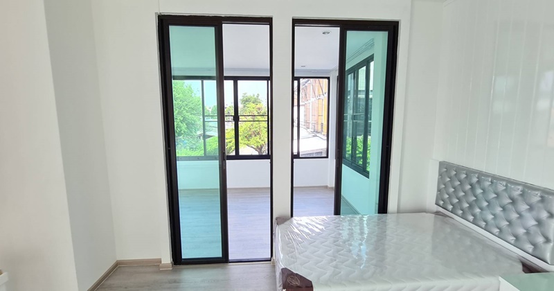 ขายทาวน์โฮม 3 ชั้น ย่านสุขุมวิท พื้นที่ 52.8 ตรว. 2 ห้องนอน ขาย 13 ล้านบาท