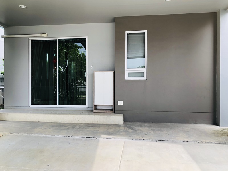 ขาย/ให้เช่า บ้านแฝด 2 ชั้น ย่านพระราม 9 38 ตรว. 3 ห้องนอน เช่า 18,000 บ/ด ขาย 6 ล.