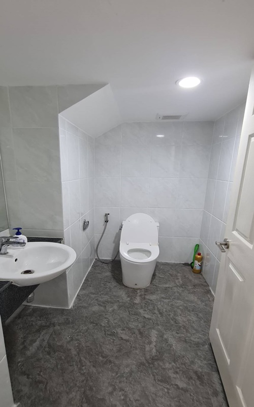 ขายทาวน์โฮม 3 ชั้น ย่านสุขุมวิท พื้นที่ 52.8 ตรว. 2 ห้องนอน ขาย 13 ล้านบาท