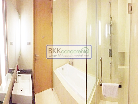 คอนโด ให้เช่า คอนโด ไฮด์ สุขุมวิท 13 ชั้น 22 พื้นที่ 77 ตรม. 2 ห้องนอน