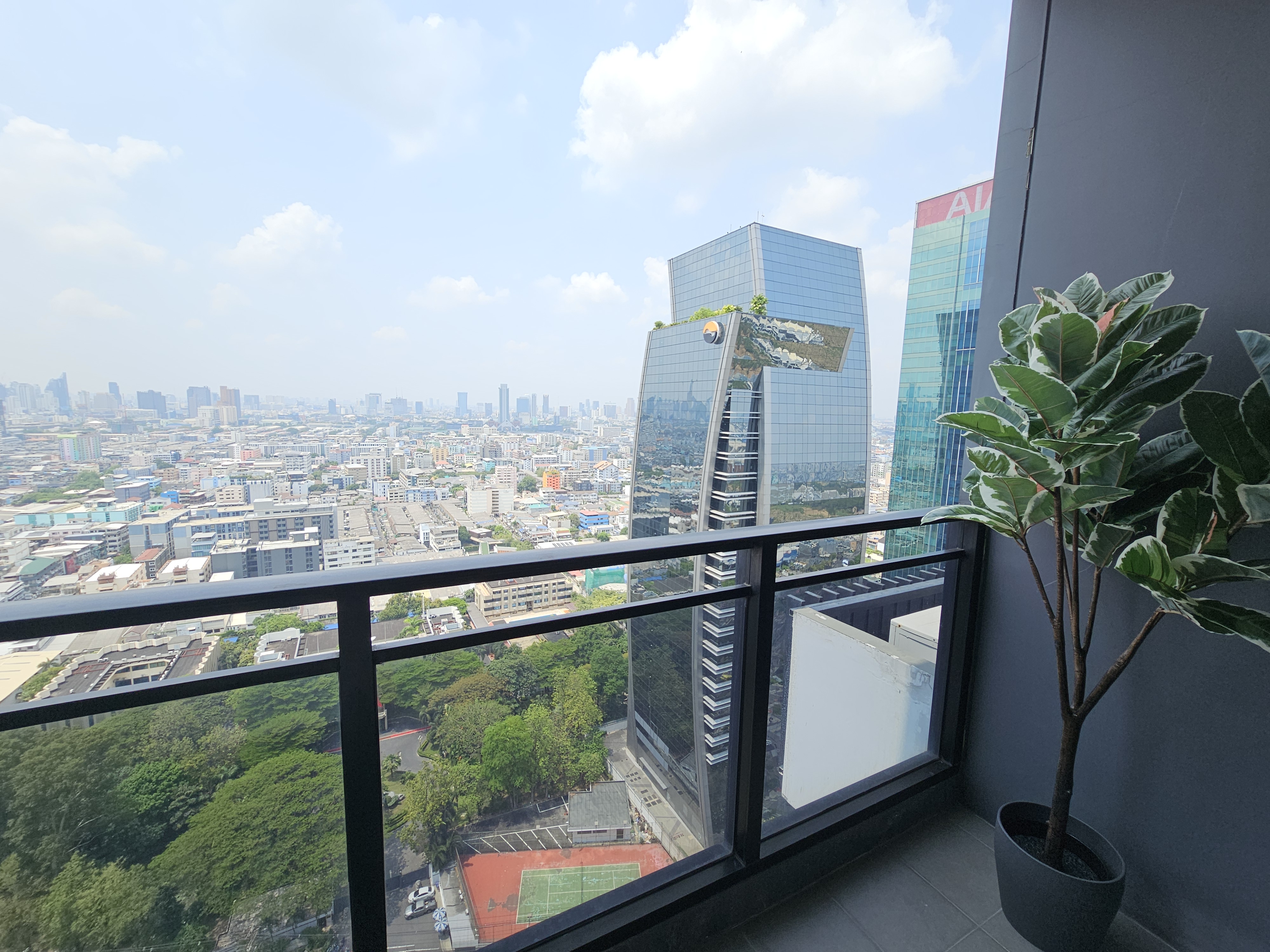 urgent rent Ivy ampio Top floor 28000 thb 1 bedroom 43 sqm