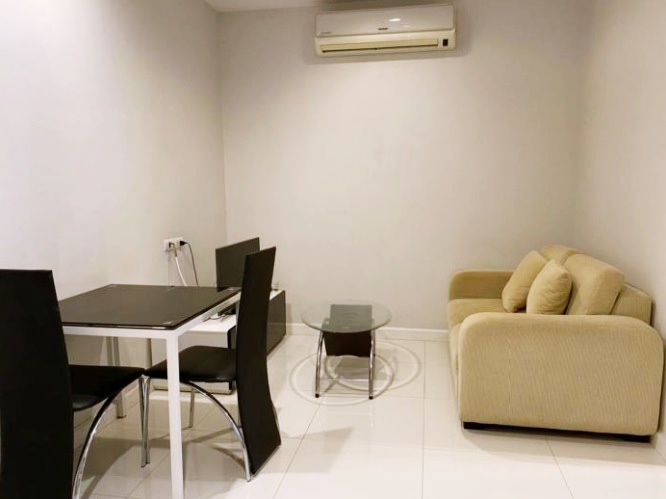 ให้เช่าคอนโด เดอะ บลูม สุขุมวิท 71 พื้นที่ 35 ตรม. 1 ห้องนอน เช่า 9,000 บาท/เดือน