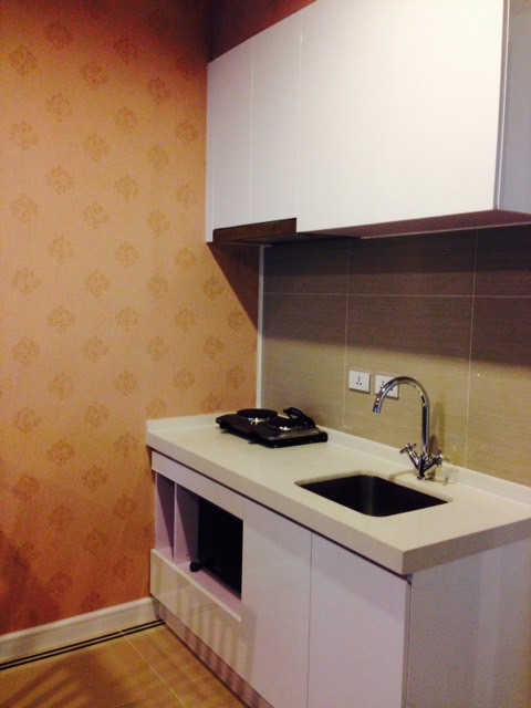 ขาย/ให้เช่า ทีซี กรีน พระราม 9 พื้นที่ 41 ตร.ม. 1 ห้องนอน เช่า 16,000 บ/ด ขาย 3.4 ล้าน