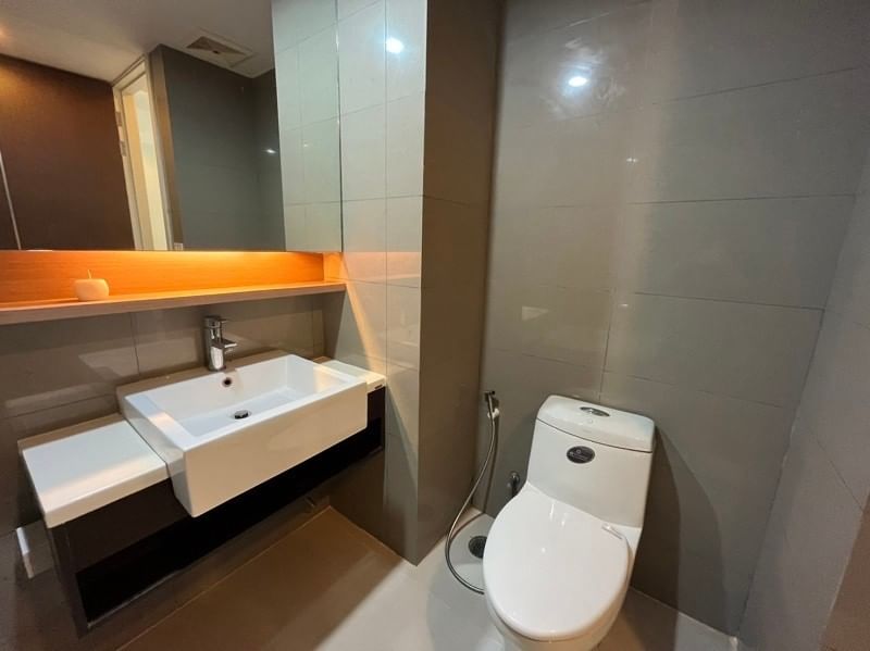 ให้เช่าคอนโด 15 สุขุมวิท เรสซิเด็นท์ พื้นที่ 61 ตร.ม. 1 ห้องนอน เช่า 26,000 บ/ด