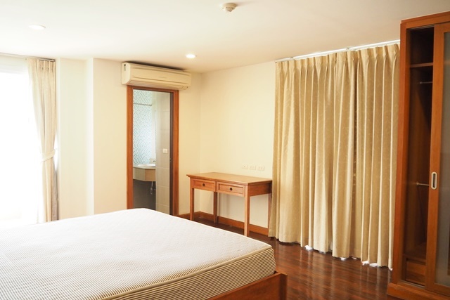 ให้เช่าคอนโด นาการะ แมนชั่น พื้นที่ 200 ตร.ม. 3 ห้องนอน เช่า 55,000 บ/ด