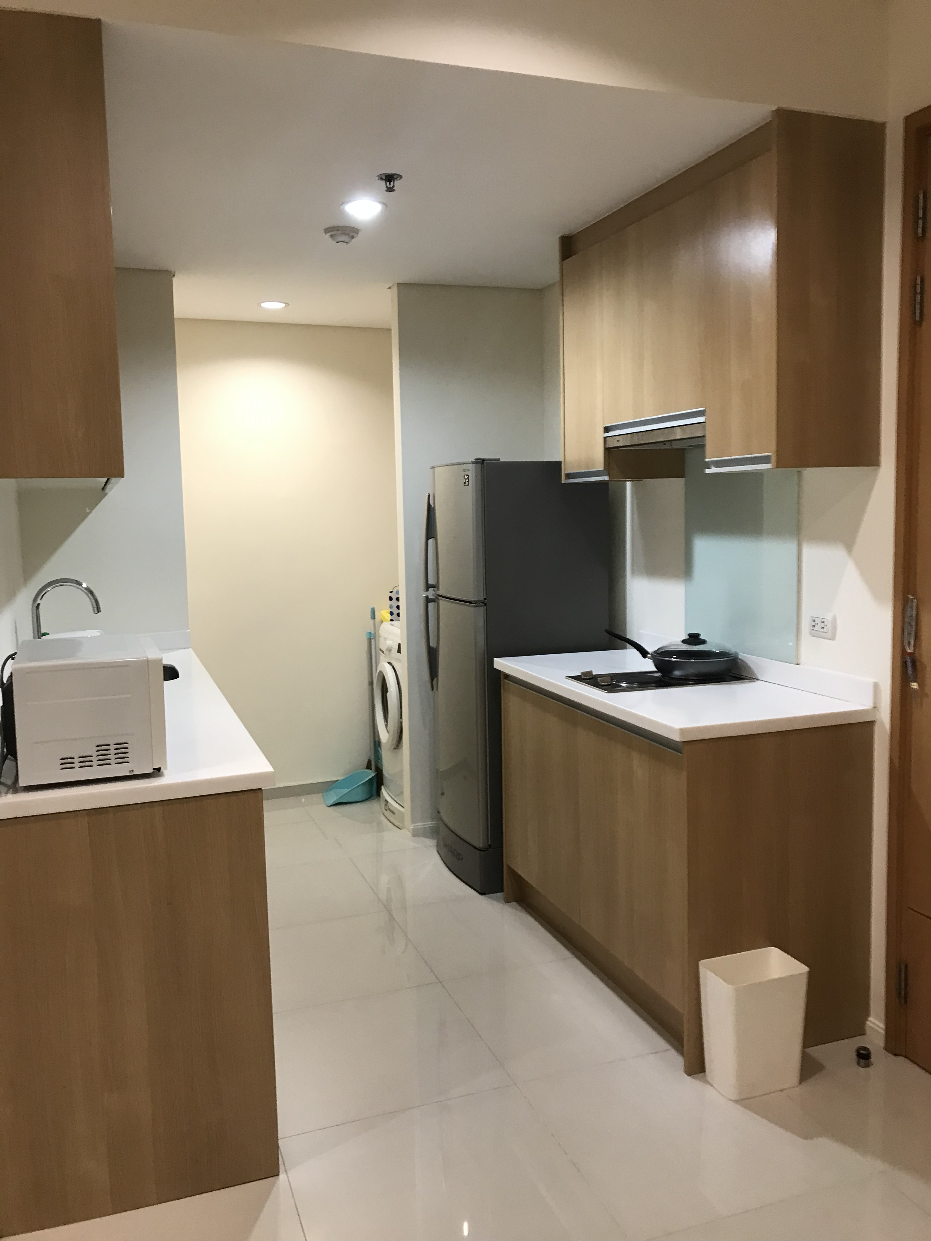 ขาย/ให้เช่า วิลล่า อโศก พื้นที่ 52 ตร.ม.1 ห้องนอน เช่า 25,000 บ/ด ขาย 8.5 ล.