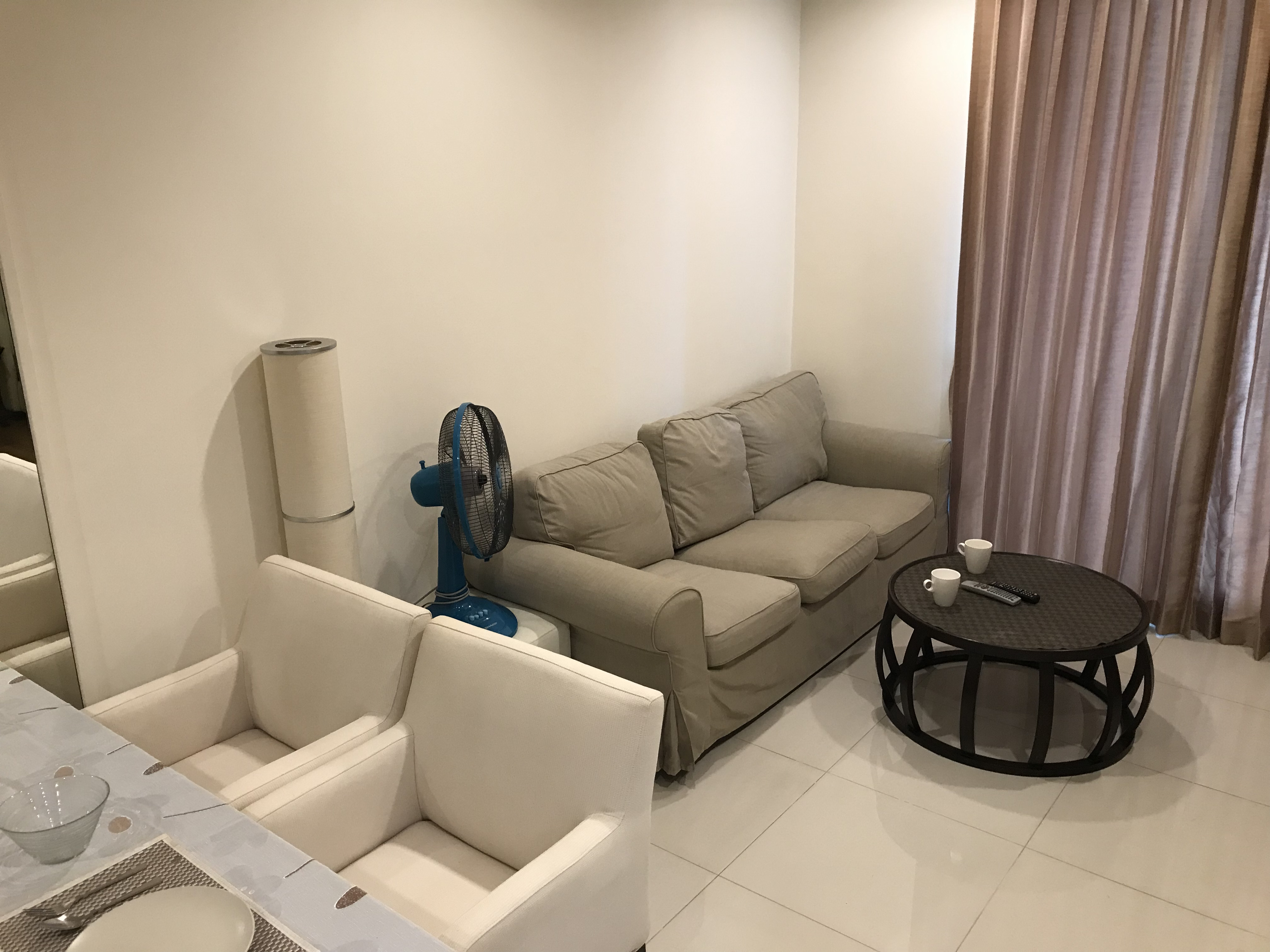 ขาย/ให้เช่า วิลล่า อโศก พื้นที่ 52 ตร.ม.1 ห้องนอน เช่า 25,000 บ/ด ขาย 8.5 ล.