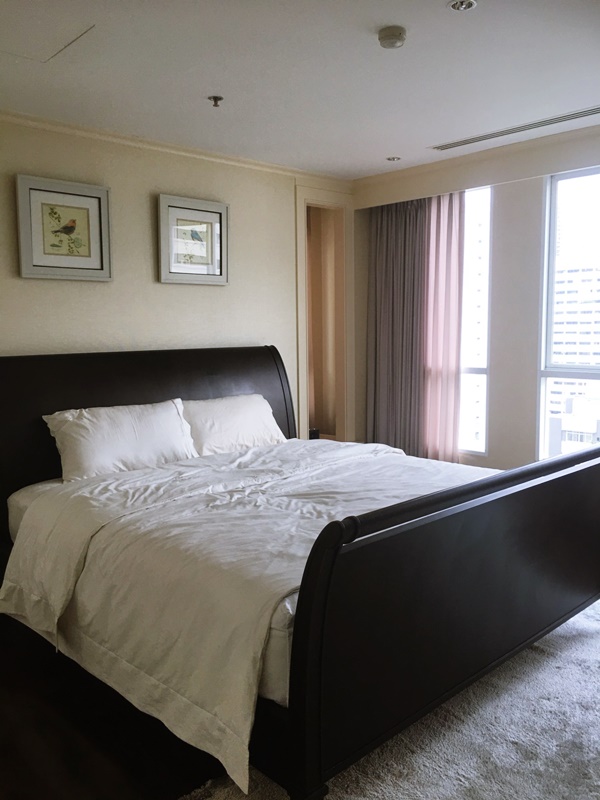 ขายคอนโด เดอะ โอเลียนเดอร์ พื้นที่ 170 ตร.ม. 3 ห้องนอน ขาย 22 ล้านบาท