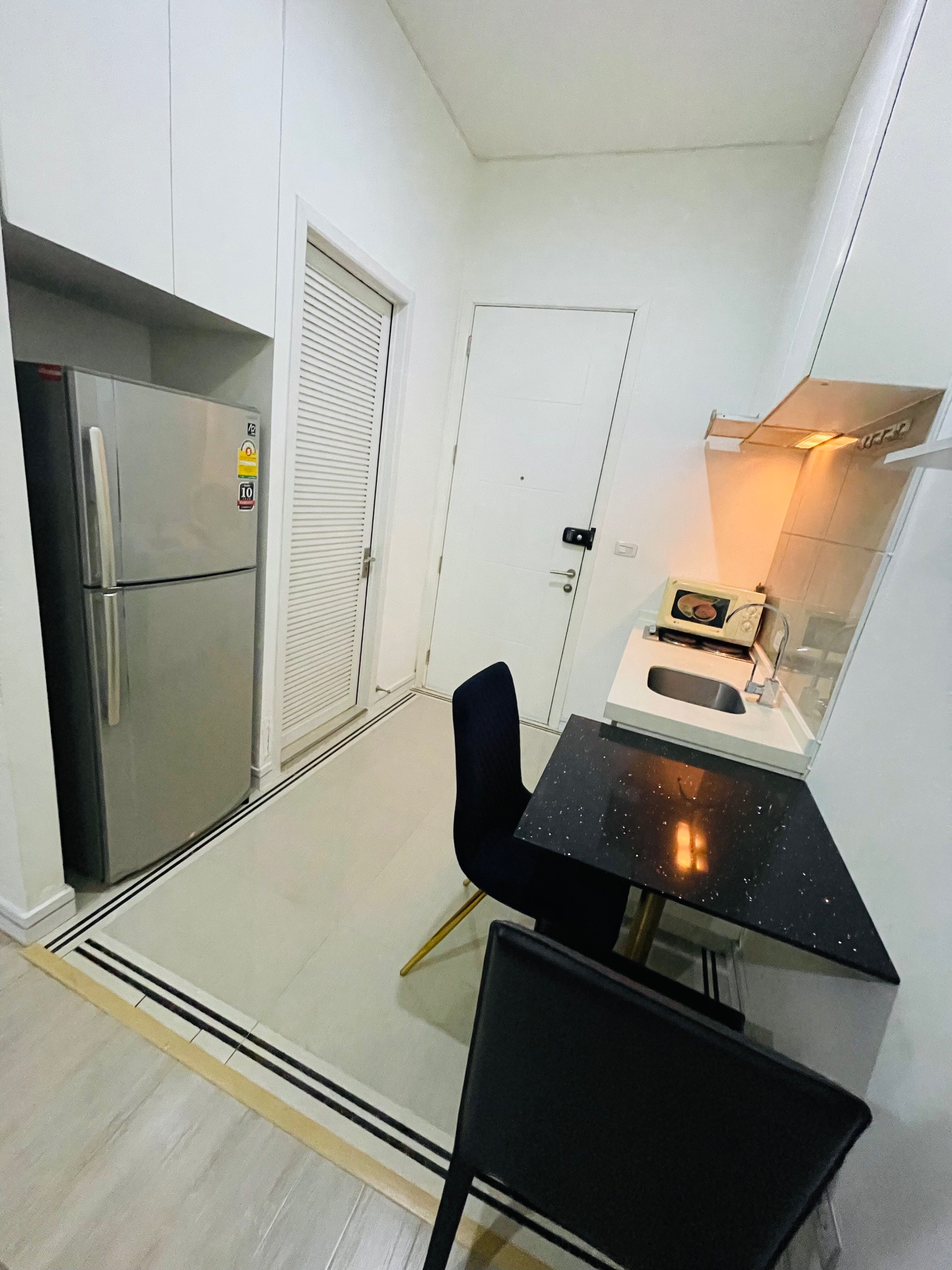 ให้เช่าคอนโด ทีซี กรีน พระราม 9 พื้นที่ 30 ตร.ม. สตูดิโอ เช่า 12,500 บ/ด