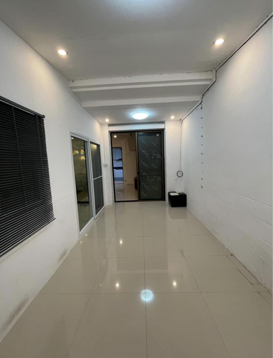 ให้เช่าทาวน์โฮม 3 ชั้น ย่านลาดปลาเค้า 21 ตร.ว. 3 ห้องนอน ราคา 24,000 บาท/เดือน