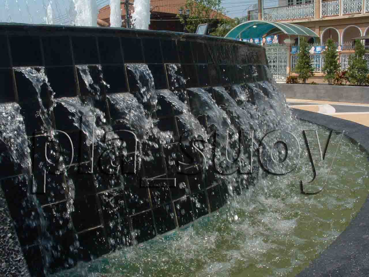 น้ำพุประติมากรรม พระแม่มารีอาปฎิสนธินิรมล