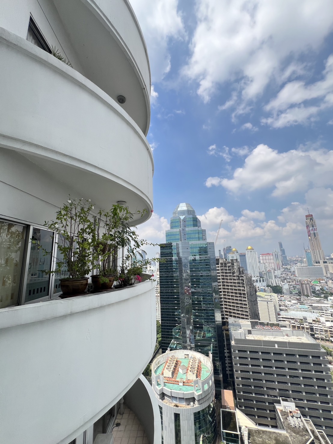 ให้เช่าคอนโด วิทยุ คอมเพล็กซ์ พื้นที่ 120 ตรม. 2 ห้องนอน ราคาเช่า 48,000 /เดือน