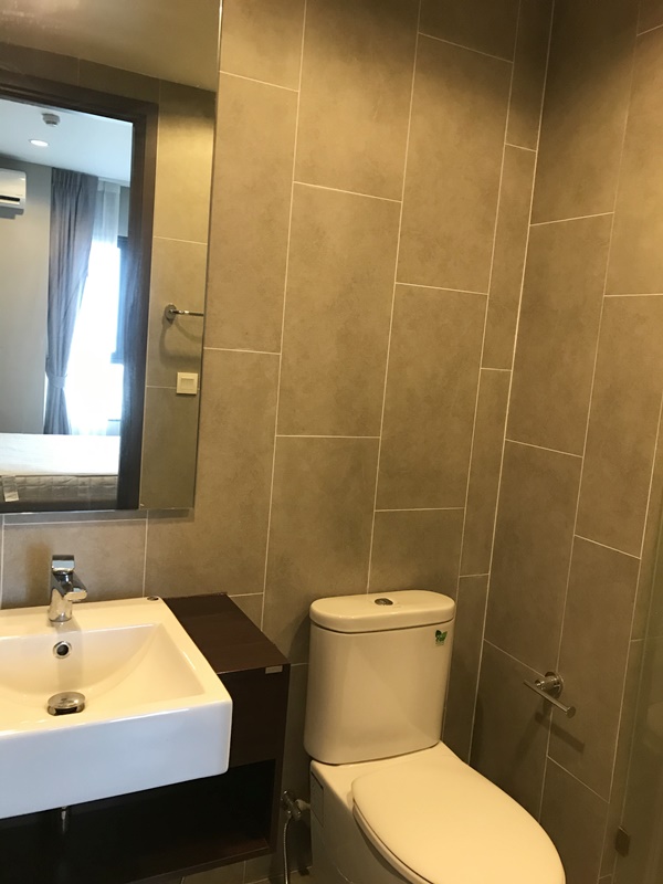 ให้เช่าคอนโด ซี เอกมัย พื้นที่ 29.5 ตร.ม. 1 ห้องนอน เช่า 14,000 บ/ด