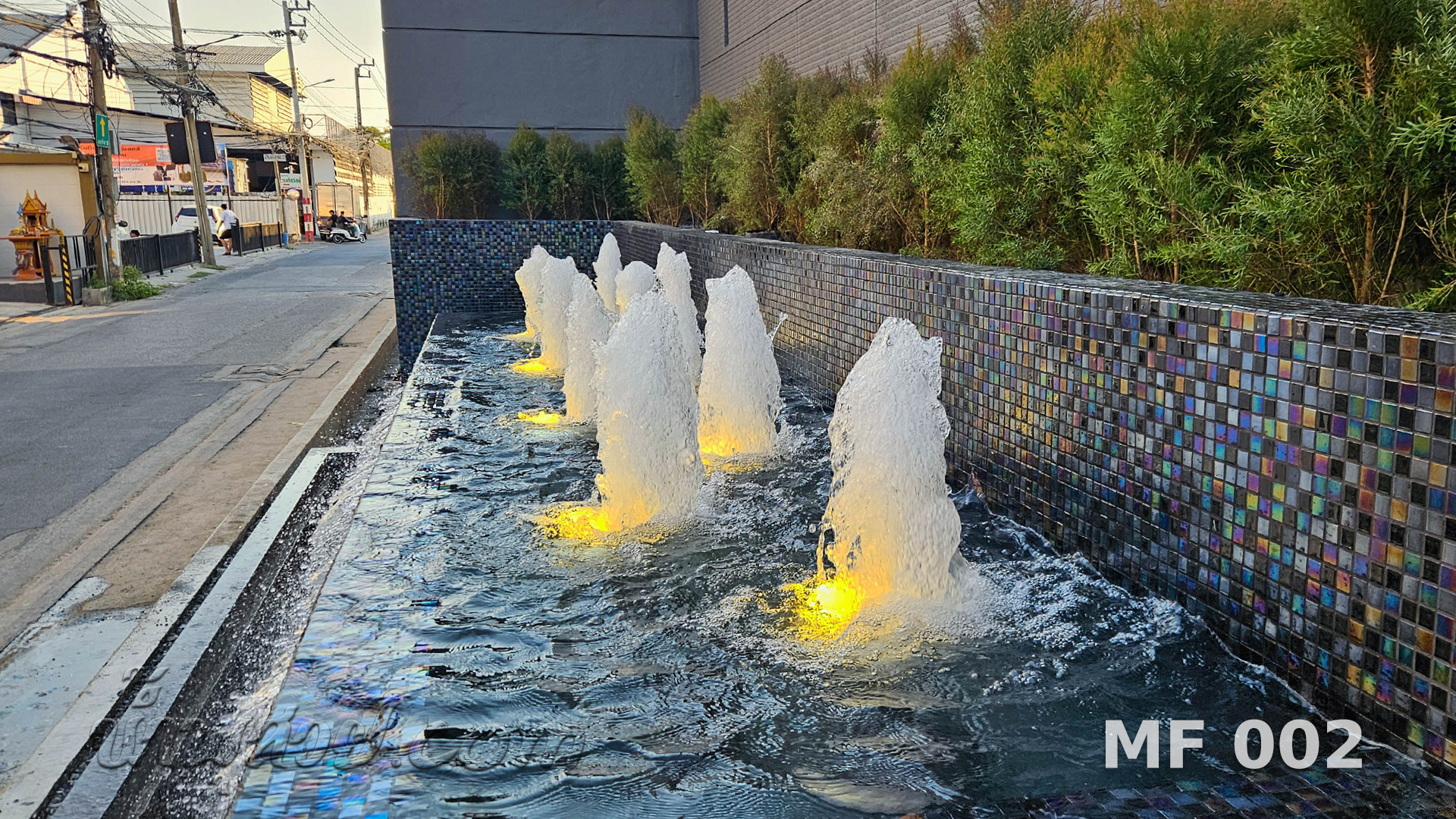 น้ำพุต้นสน MOTIF สุขุมวิท-บางนา