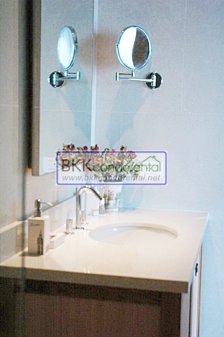 ให้เช่าคอนโด ดิ เอ็มโพริโอ เพลส พื้นที่ 48 ตร.ม. 1 ห้องนอน เช่า 40,000 บ/ด