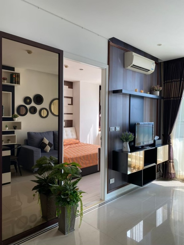 เข่า/ ขายคอนโด ทีซี กรีน พระราม 9 พื้นที่ 39 ตร.ม. 1 ห้องนอน เช่า 15,500 บาท ขาย 3.4 ล้านบาท