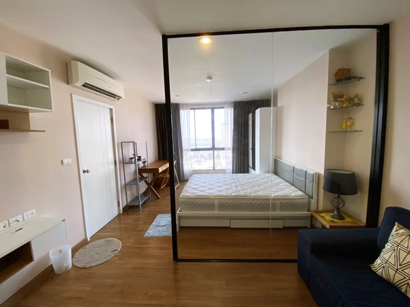 ให้เช่าคอนโด เดอะ ทรี อินเตอร์เชนจ์ พื้นที่ 30 ตร.ม. 1 ห้องนอน เช่า 9,500 บ/ด