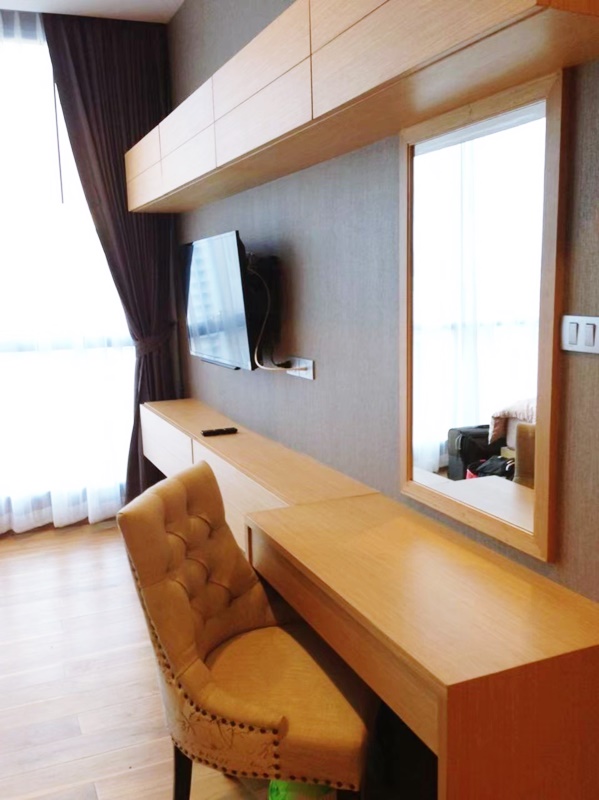 ให้เช่าคอนโด ไฮด์ สุขุมวิท 13 พื้นที่ 76 ตร.ม. 2 ห้องนอน เช่า 42,000 บ/ด