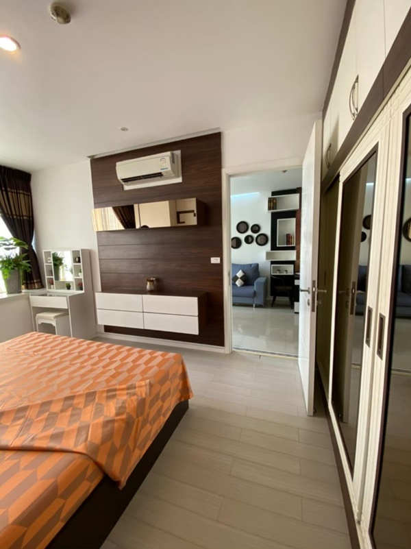 เข่า/ ขายคอนโด ทีซี กรีน พระราม 9 พื้นที่ 39 ตร.ม. 1 ห้องนอน เช่า 15,500 บาท ขาย 3.4 ล้านบาท