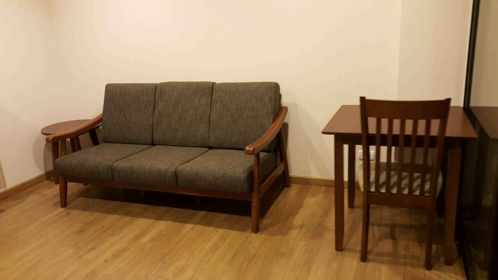 ให้เช่าคอนโด เดอะ ทรี อินเตอร์เชนจ์ พื้นที่ 35 ตร.ม. 1 ห้องนอน เช่า 12,500 บ/ด