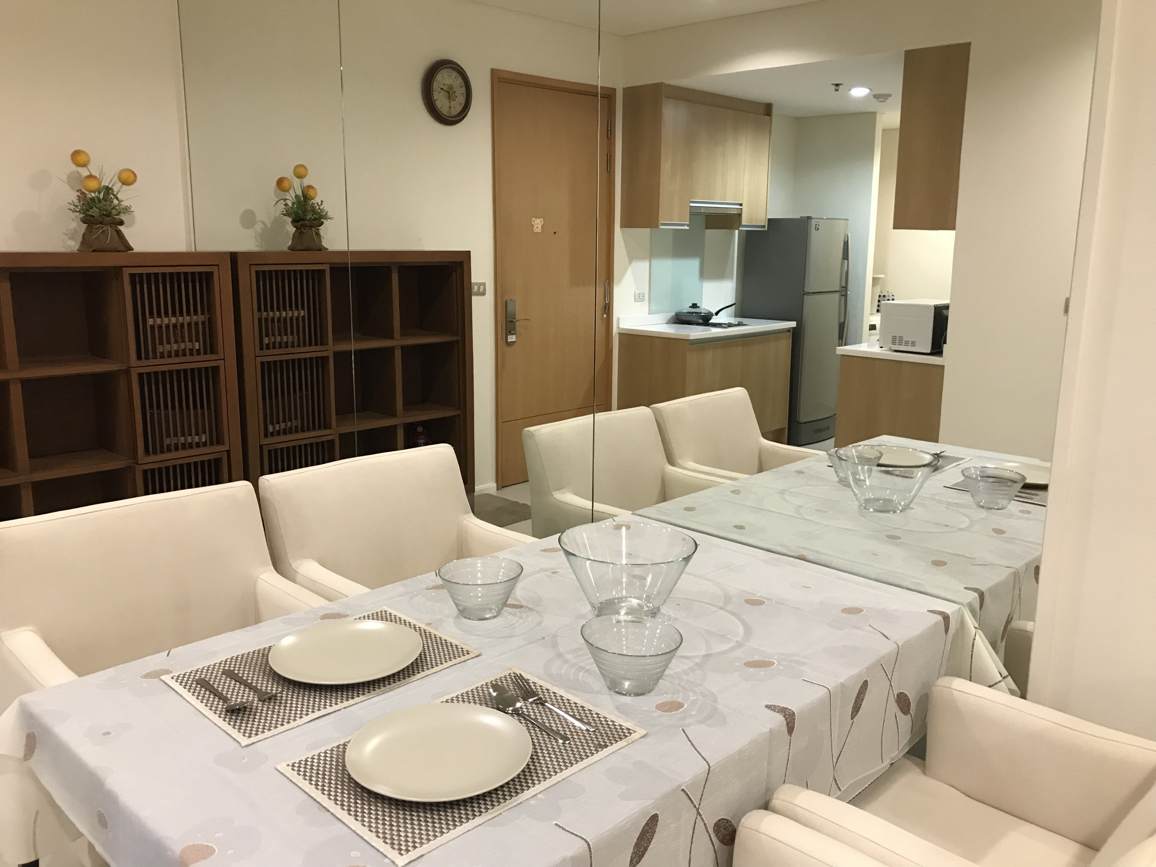 ขาย/ให้เช่า วิลล่า อโศก พื้นที่ 52 ตร.ม.1 ห้องนอน เช่า 25,000 บ/ด ขาย 8.5 ล.