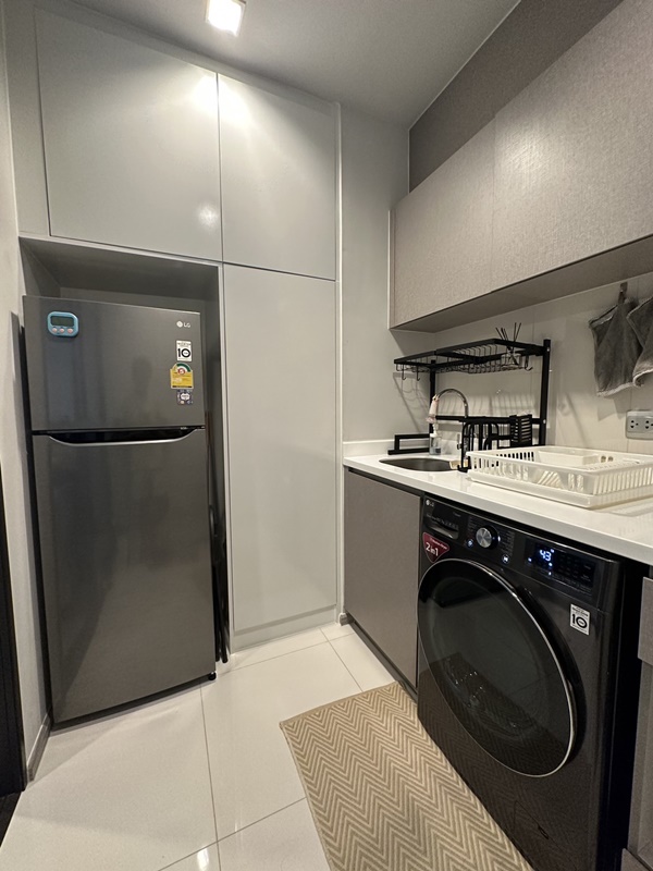 ขาย/ให้เช่า ไลฟ์ อโศก - พระราม 9 36 ตร.ม. 1 ห้องนอน เช่า 22,000 บ/ด ขาย 5.2 ลบ.