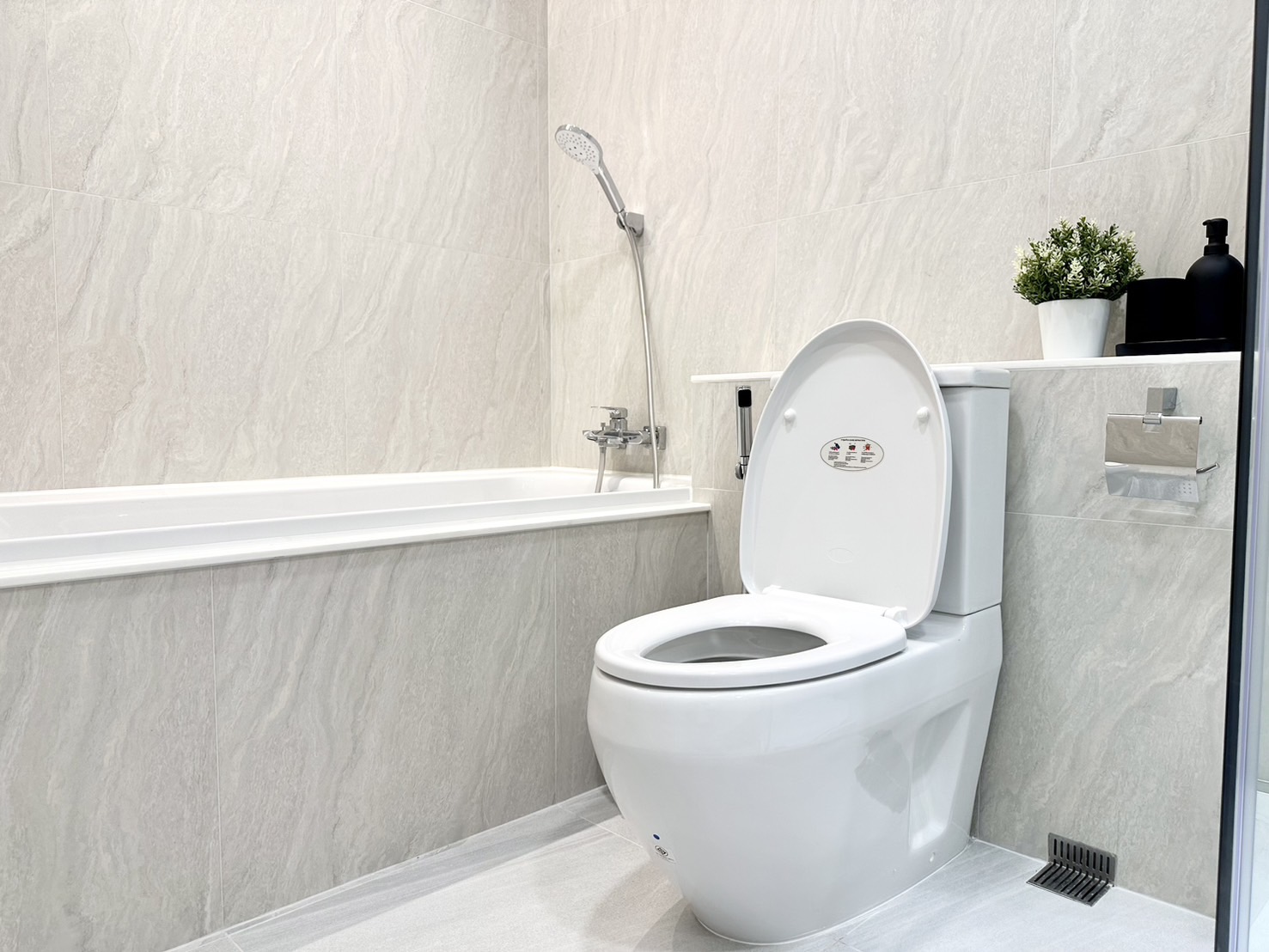 KD-F11.1 แกรด์ หลังสวน Grand Langsuan 146 ตรม.ชั้น 1X , 3 ห้องน้ำ : 2 ห้อง