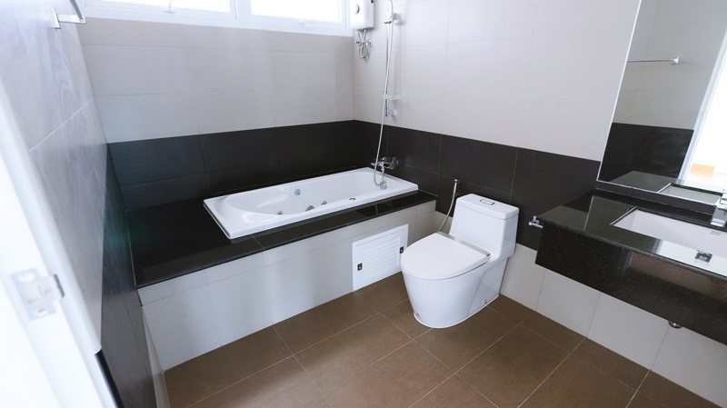 ขายทาวน์โฮม 3.5 ชั้น ย่านลาดพร้าว พื้นที่ 33.30 ตรว. 3 ห้องนอน ขาย 13.7 ล.