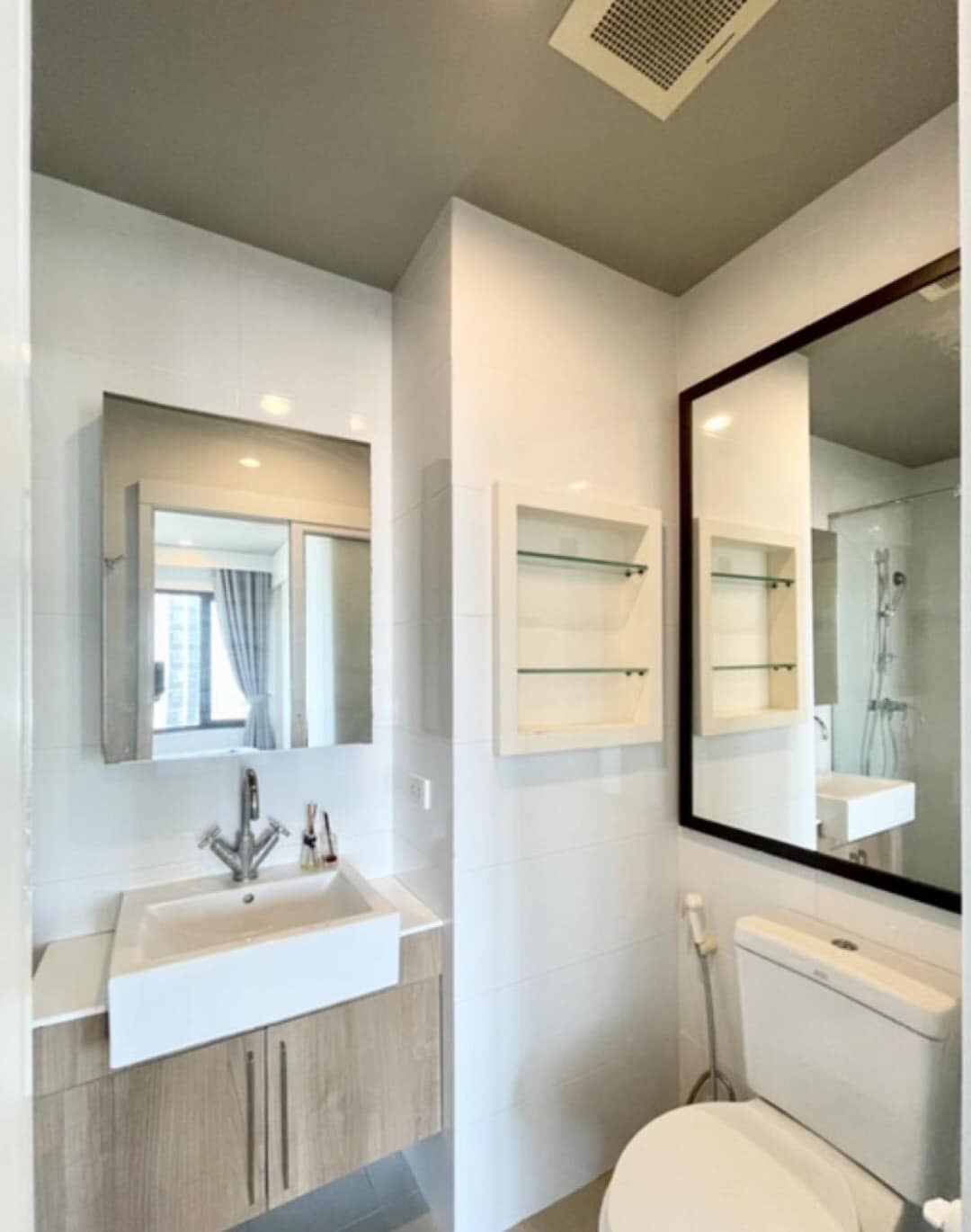 ให้เช่าคอนโด บลอคส์ 77 พื้นที่ 40 ตรม.1 ห้องนอน ราคาเช่า 17,500 บาท/เดือน