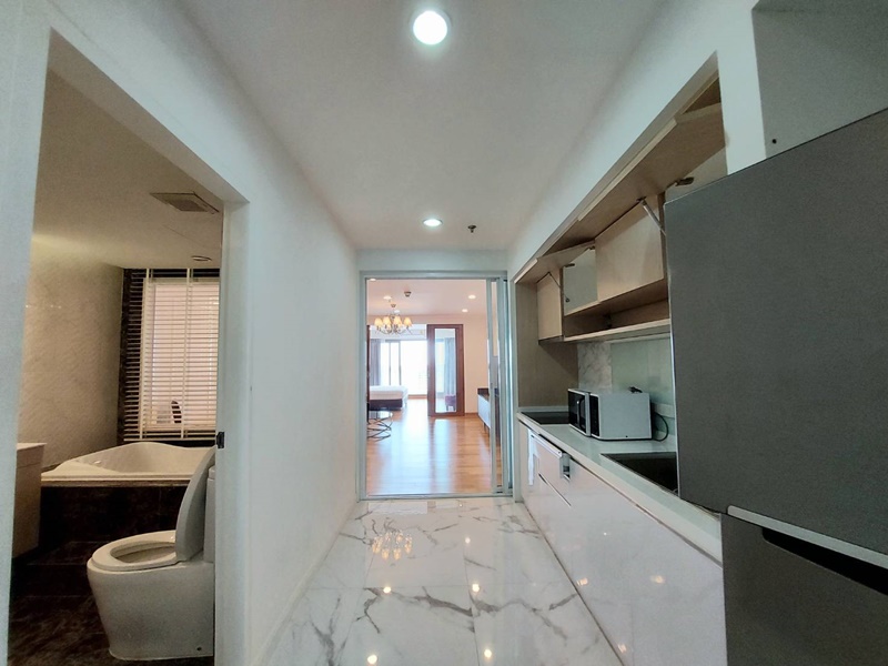 ให้เช่าคอนโด สเตท ทาวเวอร์ คอนโดมิเนียม พื้นที่ 68.23 ตรม. 1 ห้องนอน เช่า 28,000 บ/ด