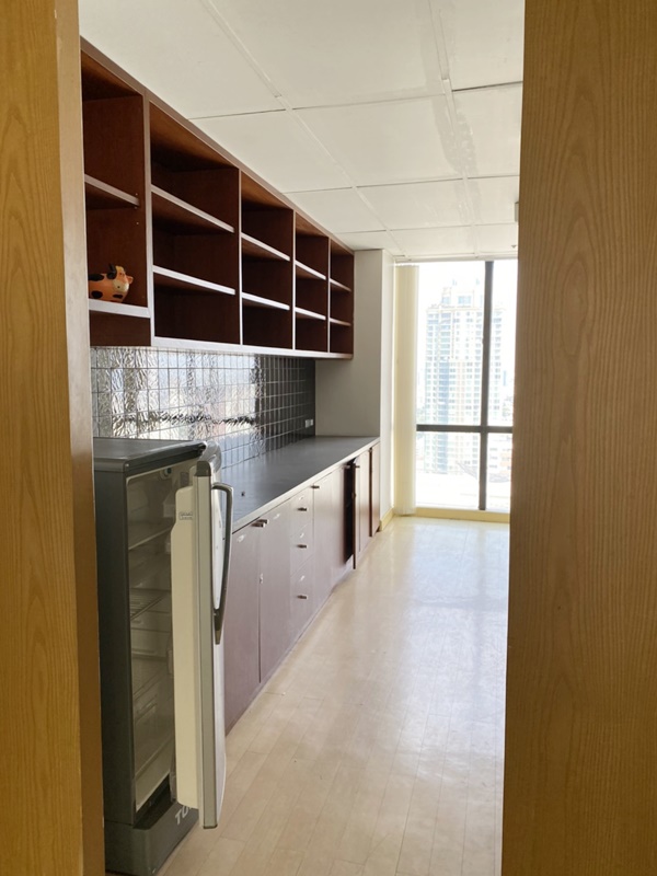 ให้เช่าคอนโด พี.เอส.ทาวเวอร์ พื้นที่ 318.57 ตรม. 5 ห้องทำงาน เช่า 150,000 บาท/เดือน