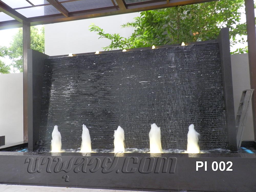 บ่อน้ำพุและน้ำตก ที่บ้านคุณพิศมัย ม.ไม้ล้อมเรือน