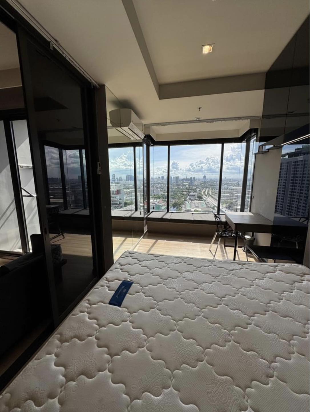 ให้เช่าคอนโด เอ็ม จตุจักร พื้นที่ 36 ตร.ม 1 ห้องนอน ราคา 25,000 บาท/เดือน