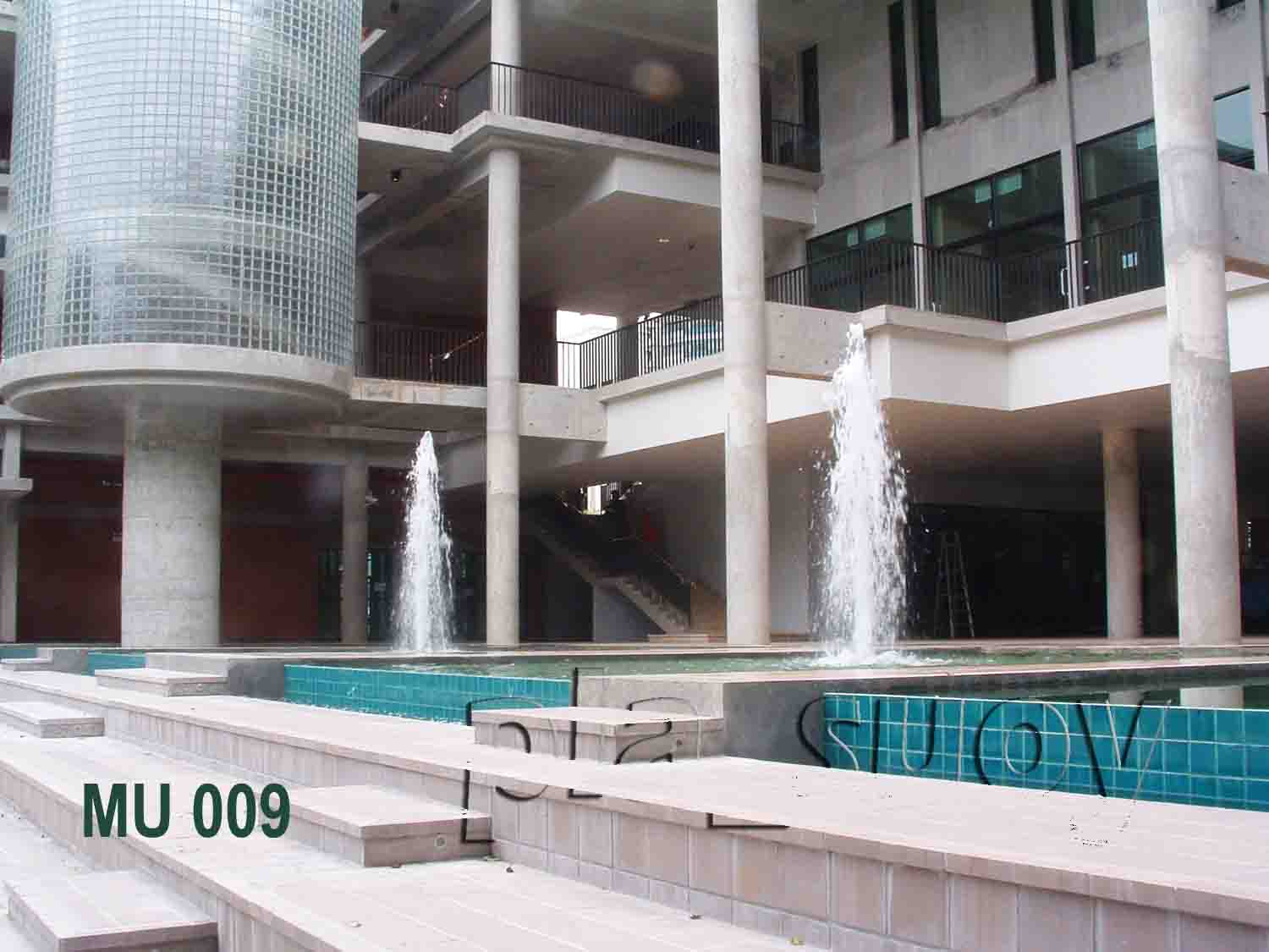 น้ำพุประดับอาคารศูนย์การเรียนรู้ ม.มหิดลศาลายา