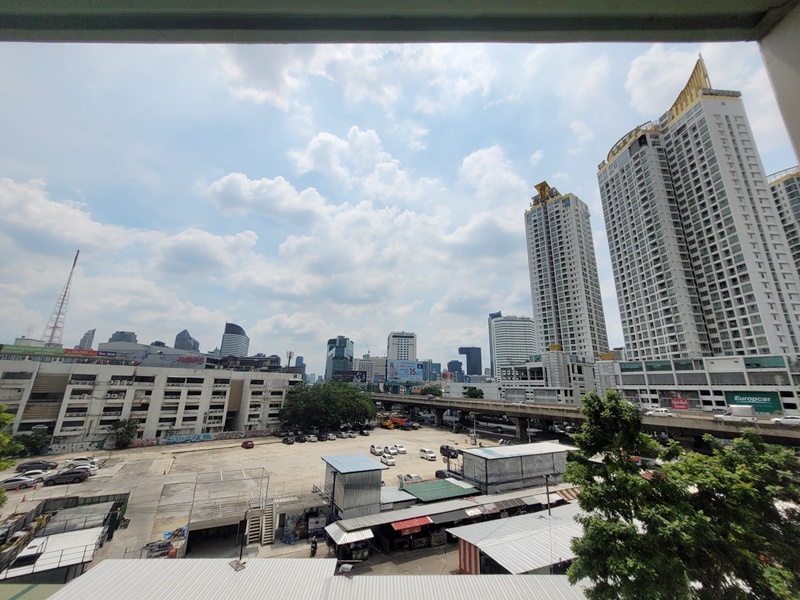 ให้เช่าคอนโด ลุมพินี พาร์ค พระราม 9–รัชดา พื้นที่ 26 ตร.ม. 1 ห้องนอน เช่า 11,000 บ/ด