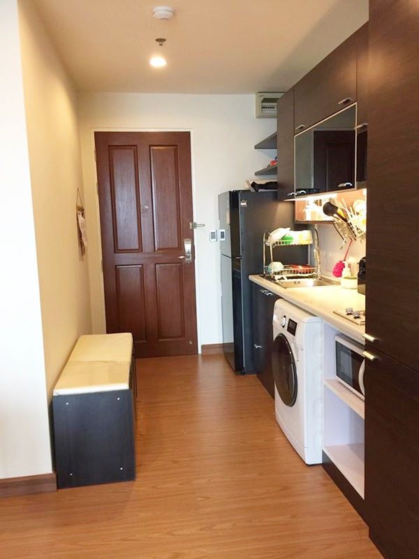 ให้เช่าคอนโด เดอะ คอมพลีท นราธิวาส พื้นที่ 56.6 ตร.ม. 1 ห้องนอน. เช่า 20,000 บ/ด