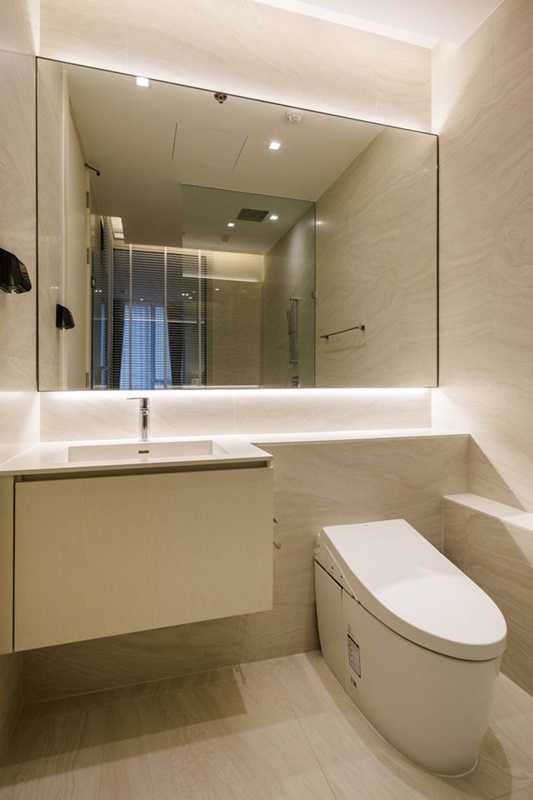 ให้เช่าคอนโด เดอะ สแตรนด์ ทองหล่อ พื้นที่ 95 ตร.ม. 2 ห้องนอน. เช่า 100,000 บ/ด