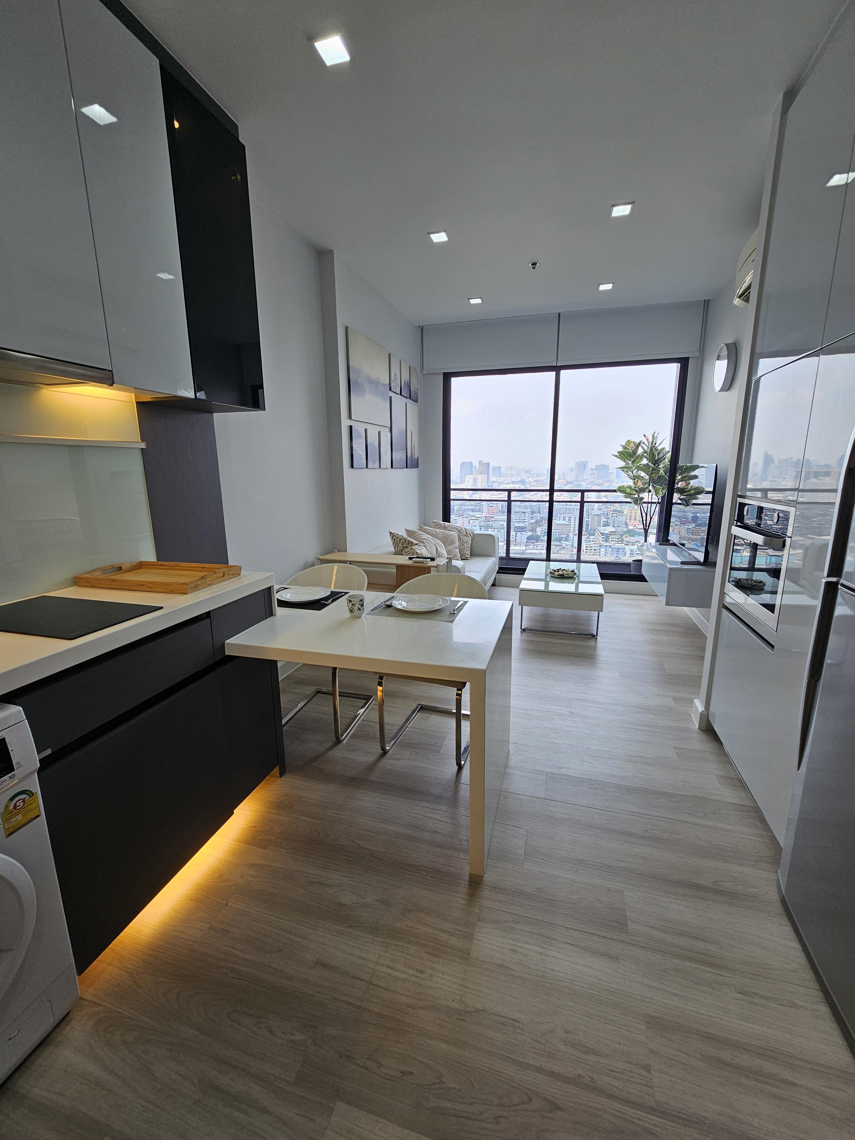 urgent rent Ivy ampio Top floor 28000 thb 1 bedroom 43 sqm