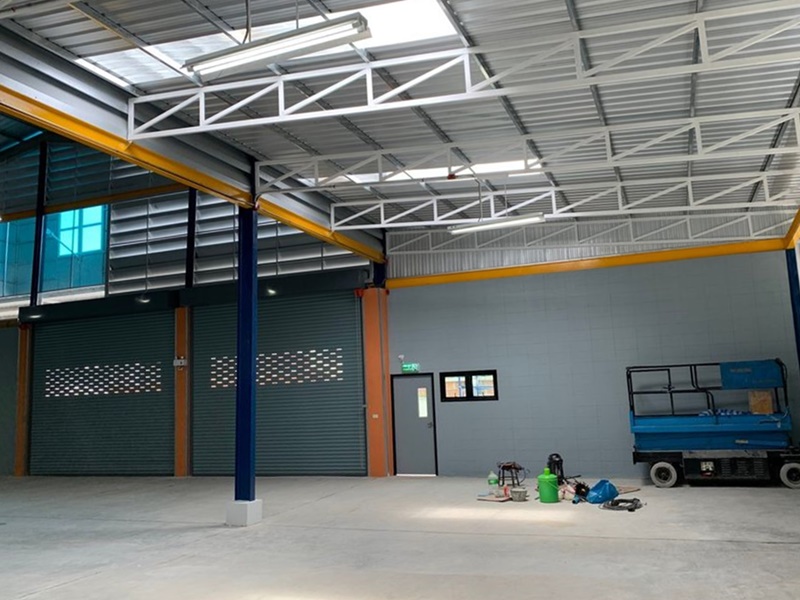 ให้เช่าโกดังสินค้า ย่านเทพารักษ์ พื้นที่ 2,327 ตรม. เช่า 180,000 บ/ด